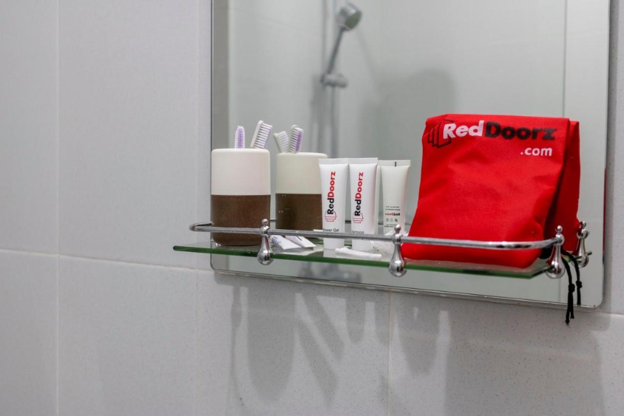 Reddoorz At Sedayu 1 Parapat Exteriér fotografie